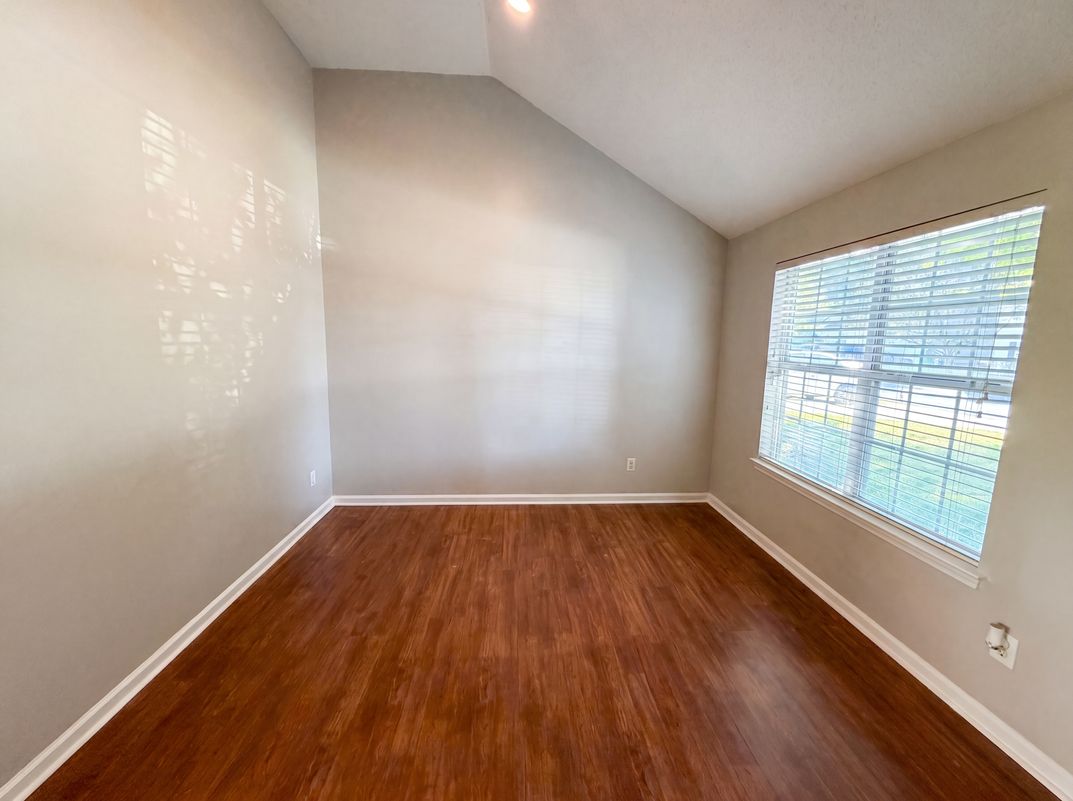Photo 9 of 26 of 3045 Stonebridge Creek Dr, Lithonia, GA