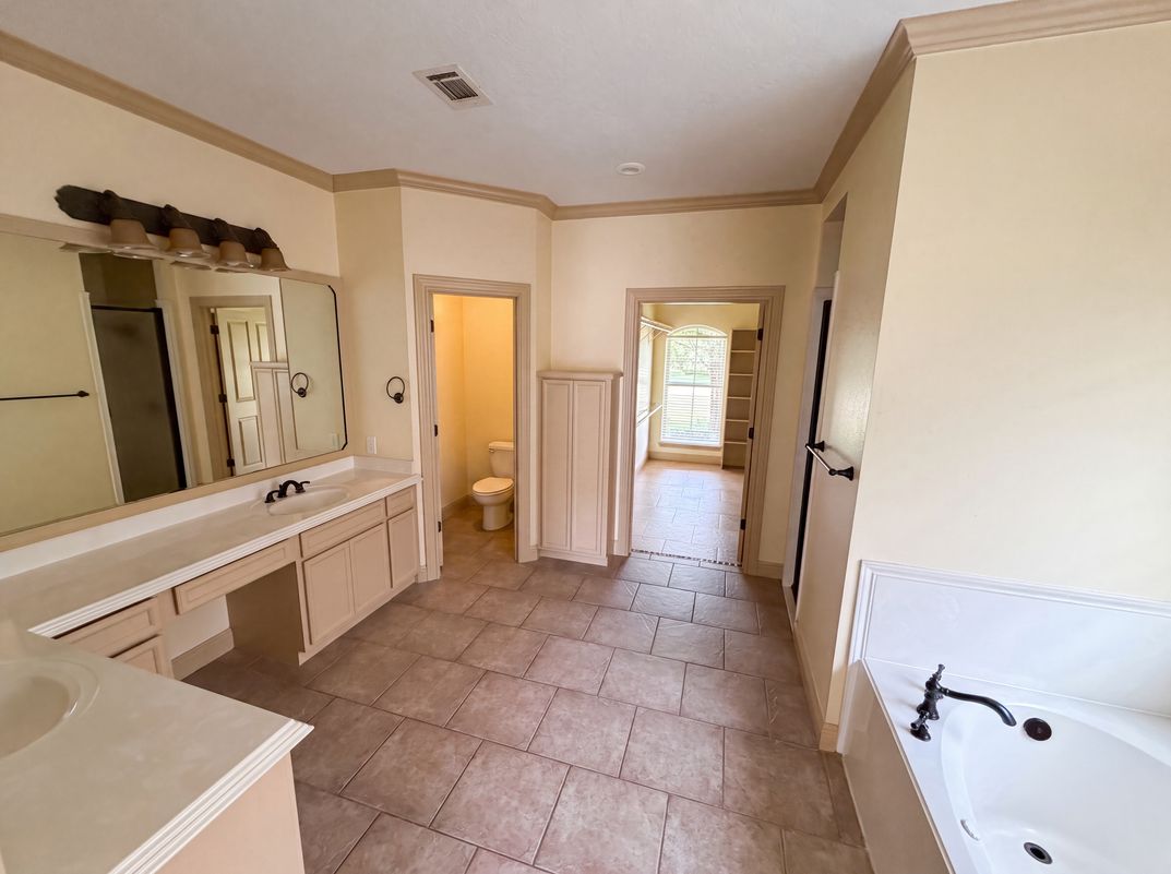 Photo 16 of 24 of 7945 Laurelwood St, Beaumont, TX