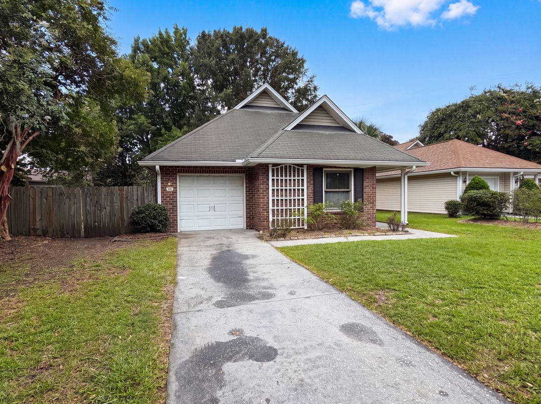 Property photo 1 of 68 Arbor Trce
