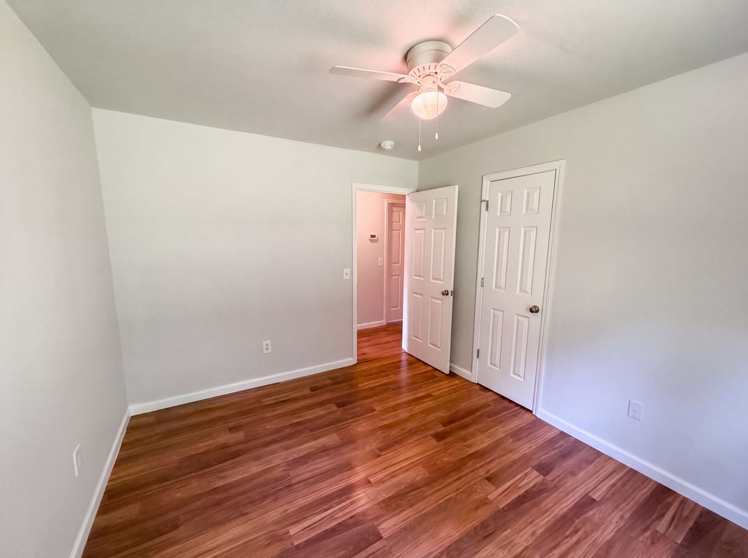 Photo 11 of 18 of 102 Hayworth Ave, Clinton, SC