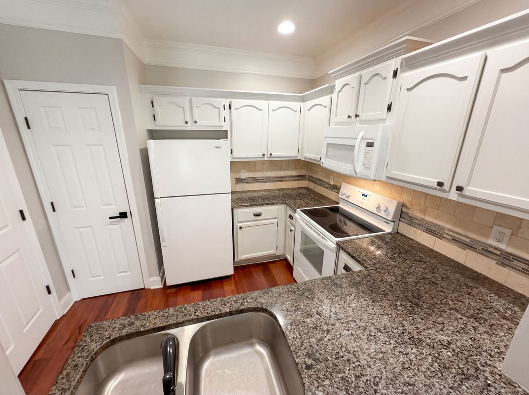 Photo 8 of 24 of 2700 Pine Tree Rd NE, Atlanta, GA