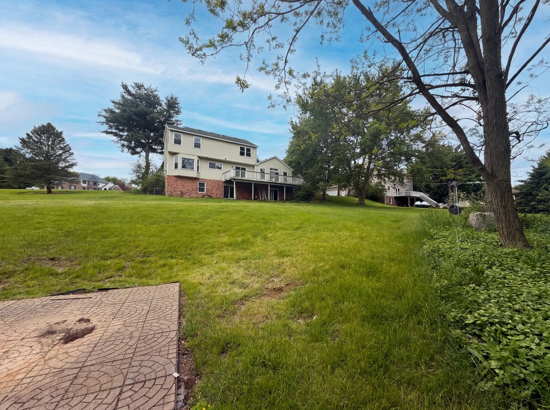 Photo 5 of 19 of 6536 Mountview Ct, Brighton, MI