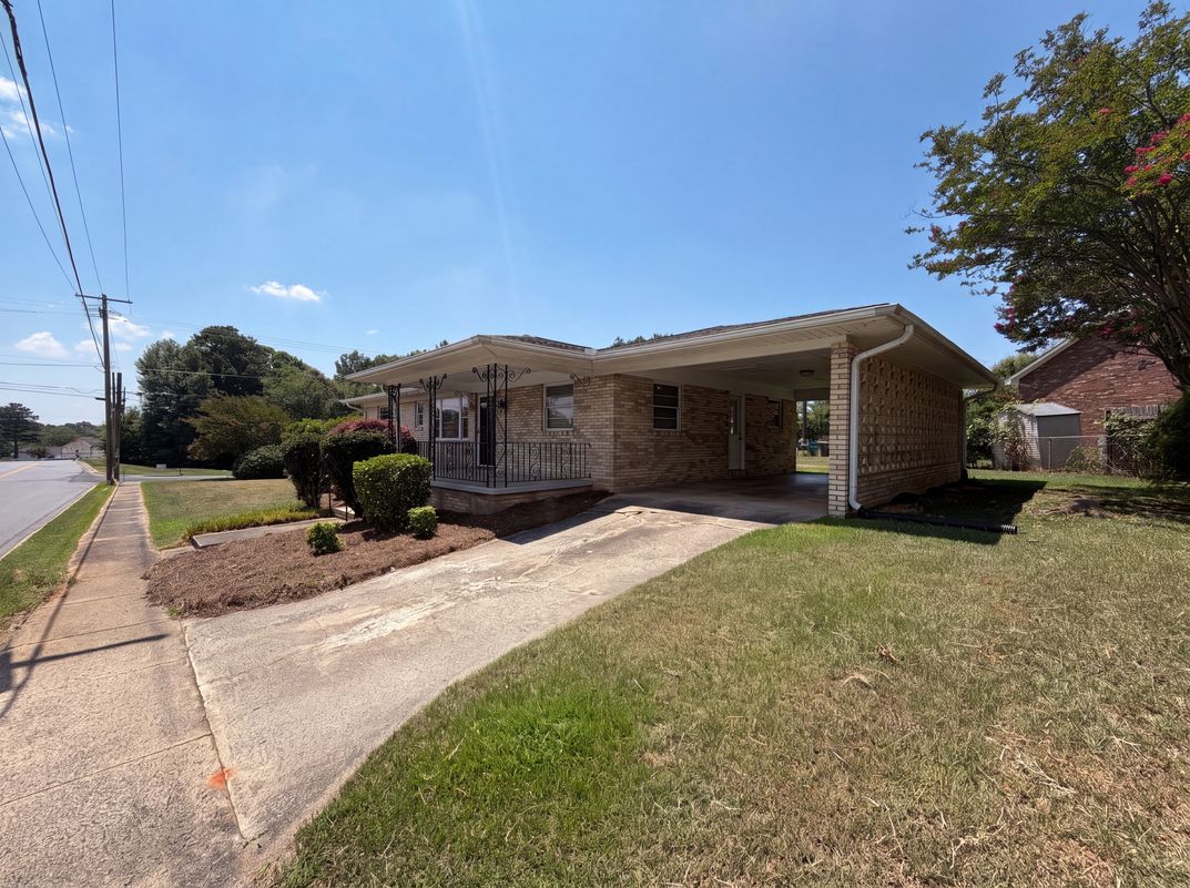 Photo 15 of 21 of 608 E Ryder Ave, Landis, NC