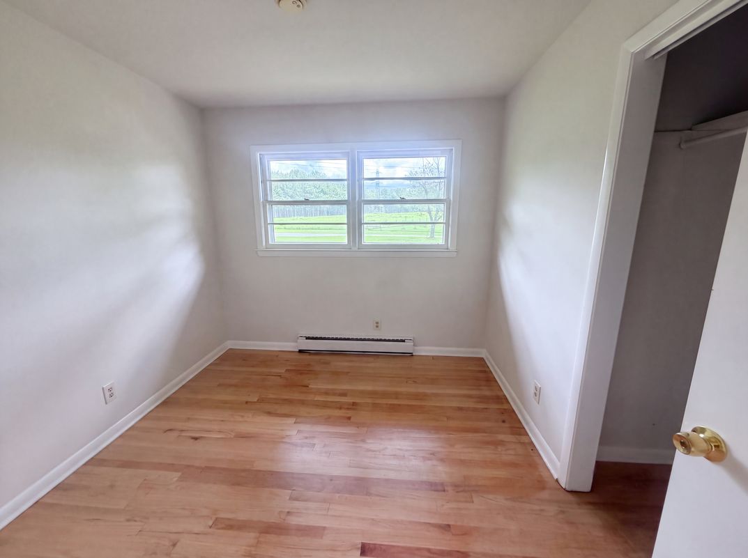 Photo 12 of 22 of 4913 Millpoint Rd, Greensboro, NC