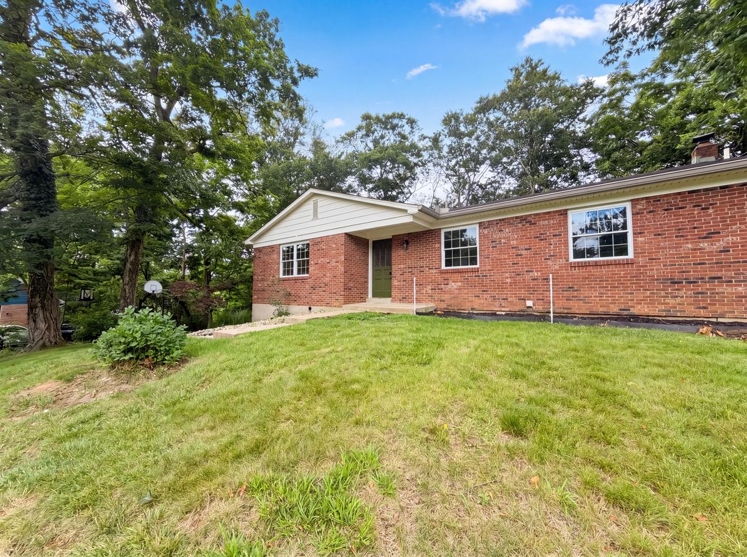 Property photo 1 of 1004 Marcie Ln