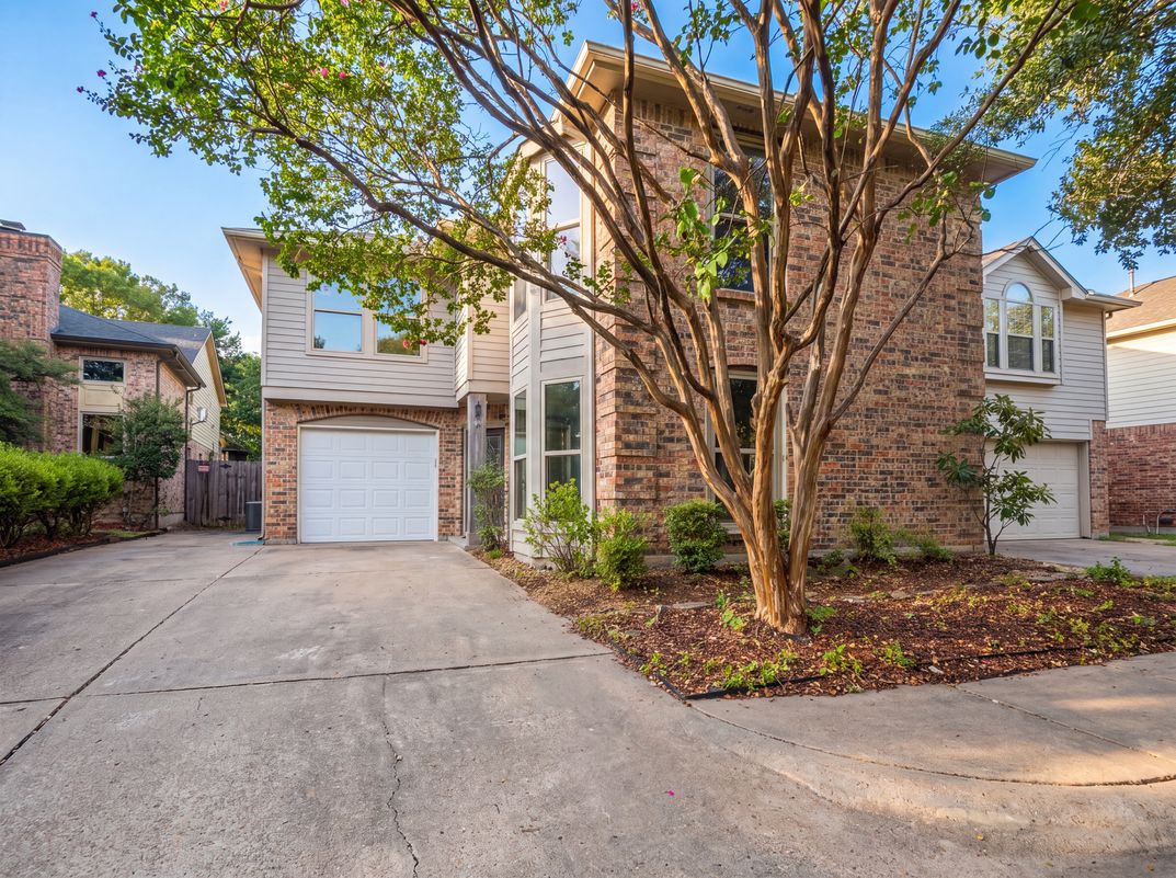 Photo 17 of 19 of 13324 Pandora Cir, Dallas, TX
