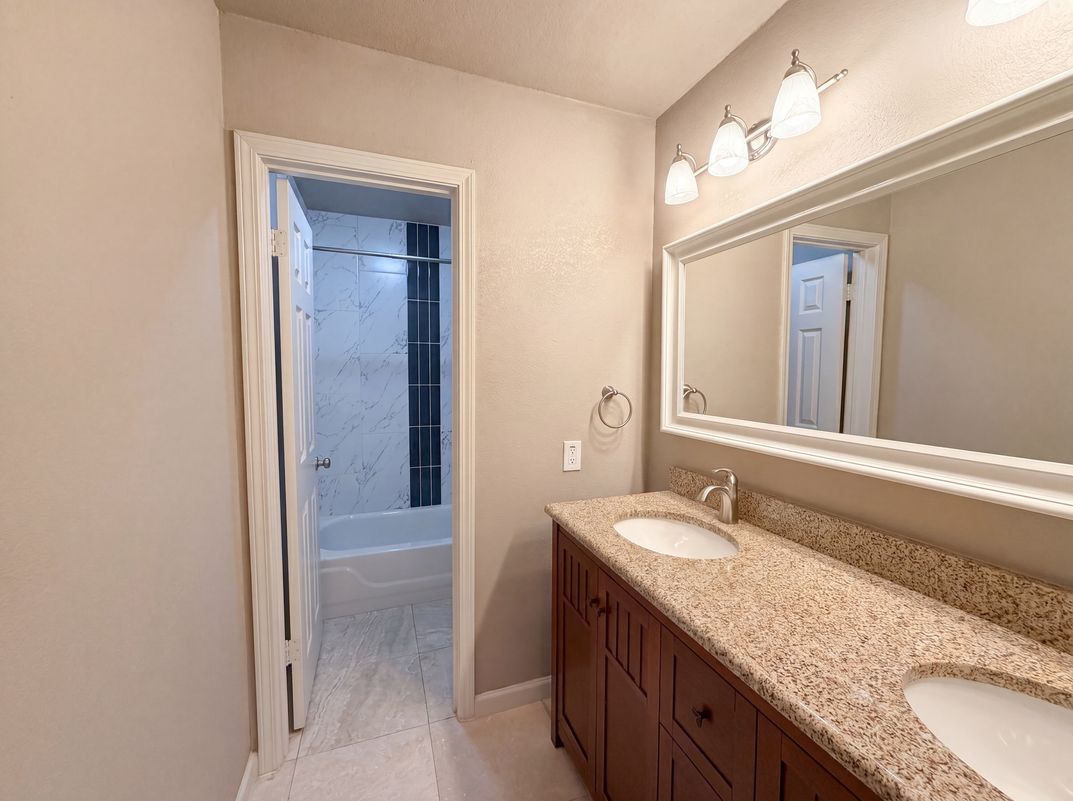 Photo 16 of 19 of 1533 Parkside Trl, Lewisville, TX