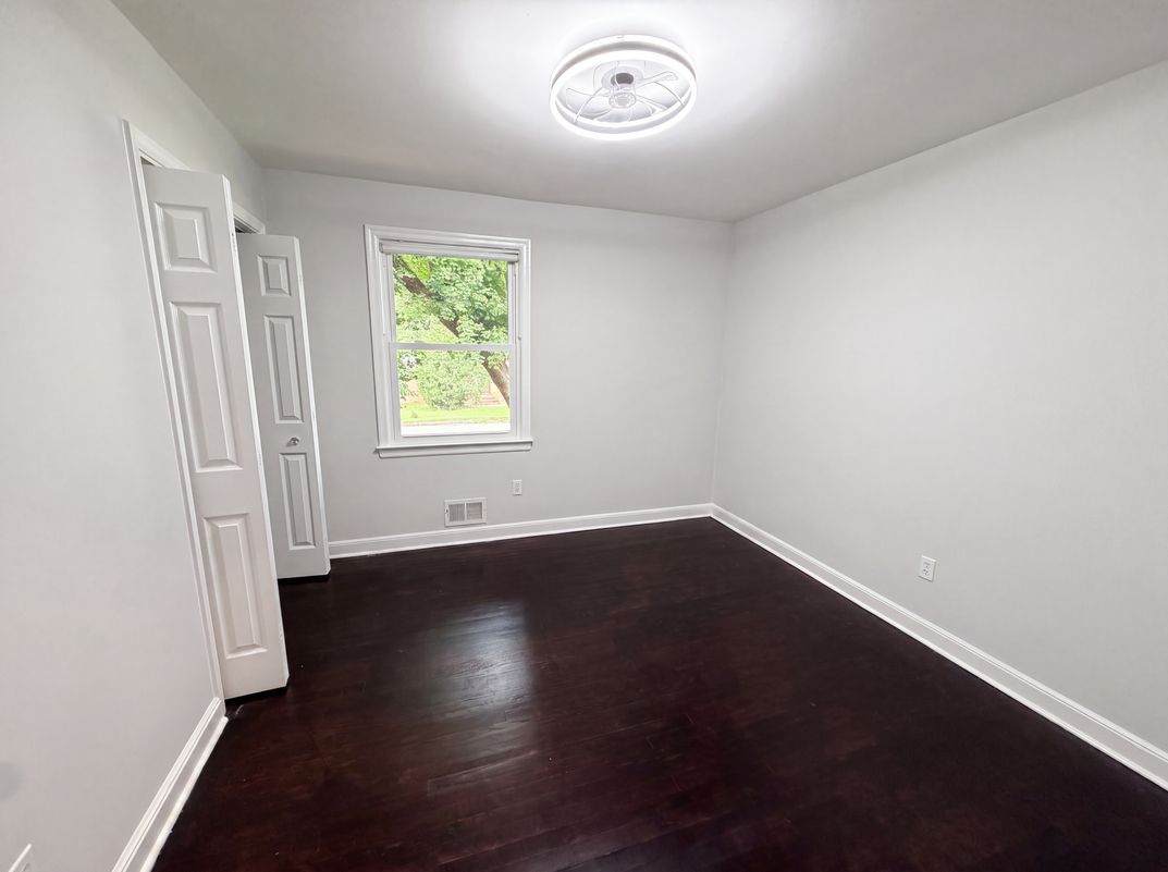 Photo 4 of 29 of 1710 Fairhaven Dr, Columbia, SC