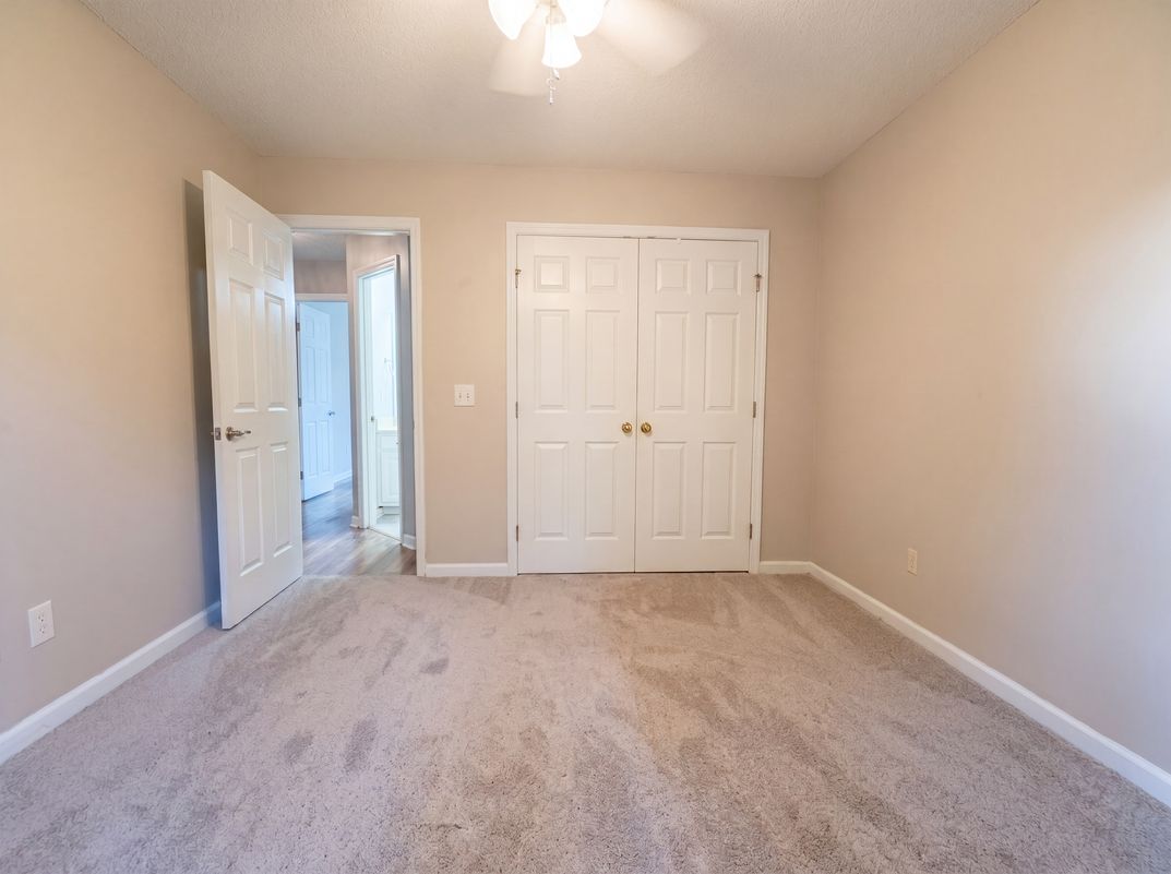 Photo 11 of 19 of 223 Williston Dr, Huntsville, AL