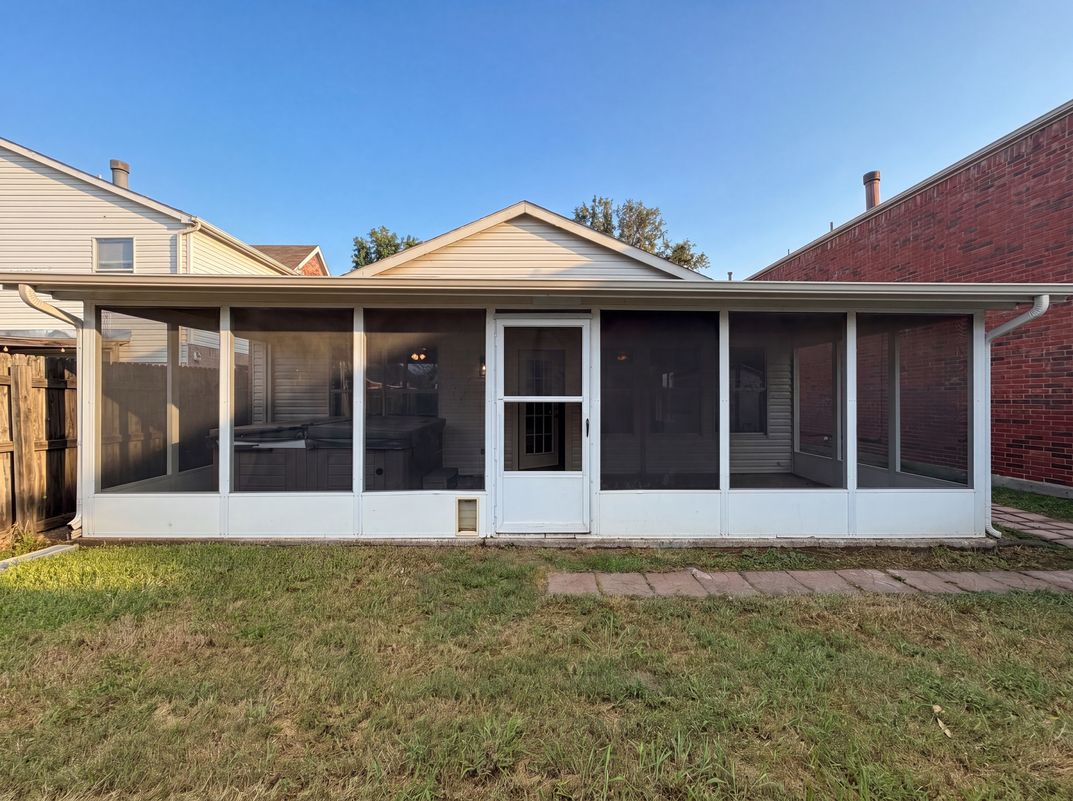 Photo 5 of 30 of 2026 Cardinal Ln, Lewisville, TX