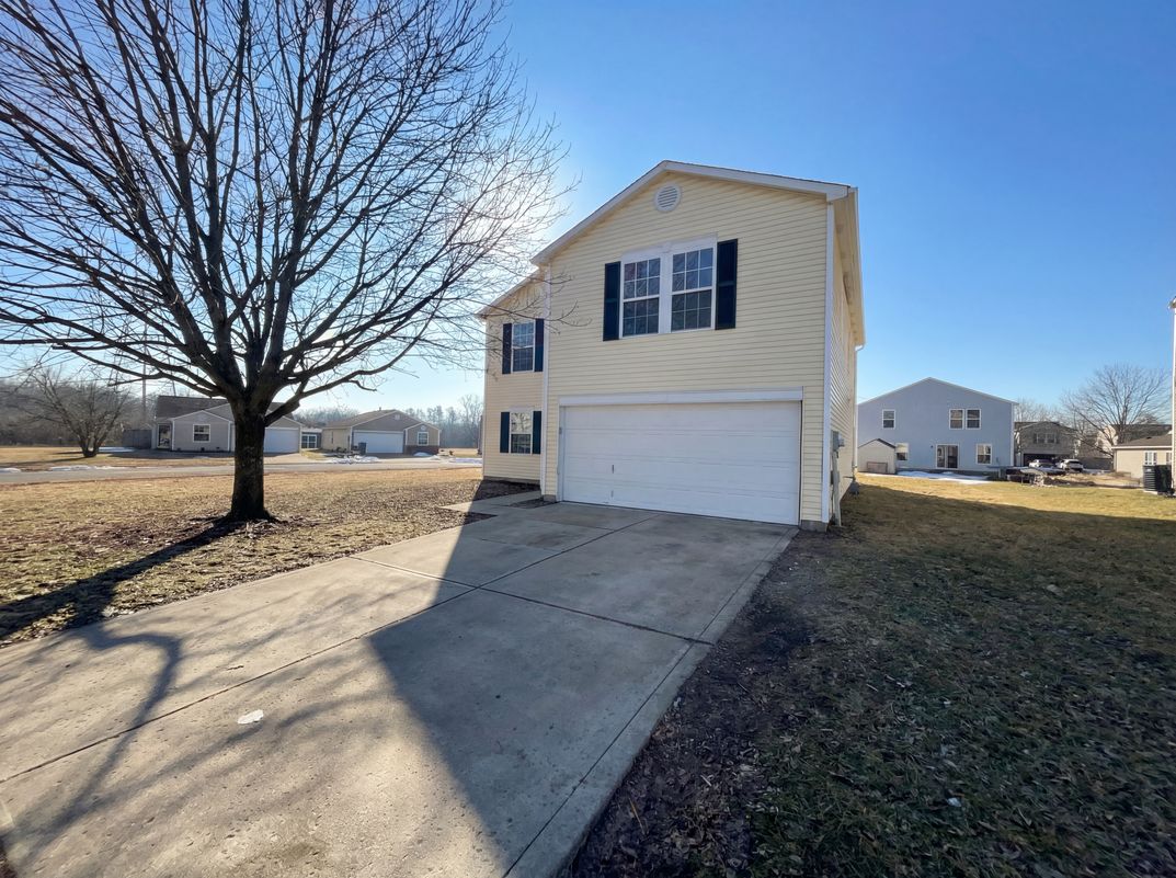 Photo 7 of 20 of 8843 Cardinal Flower Ln, Indianapolis, IN