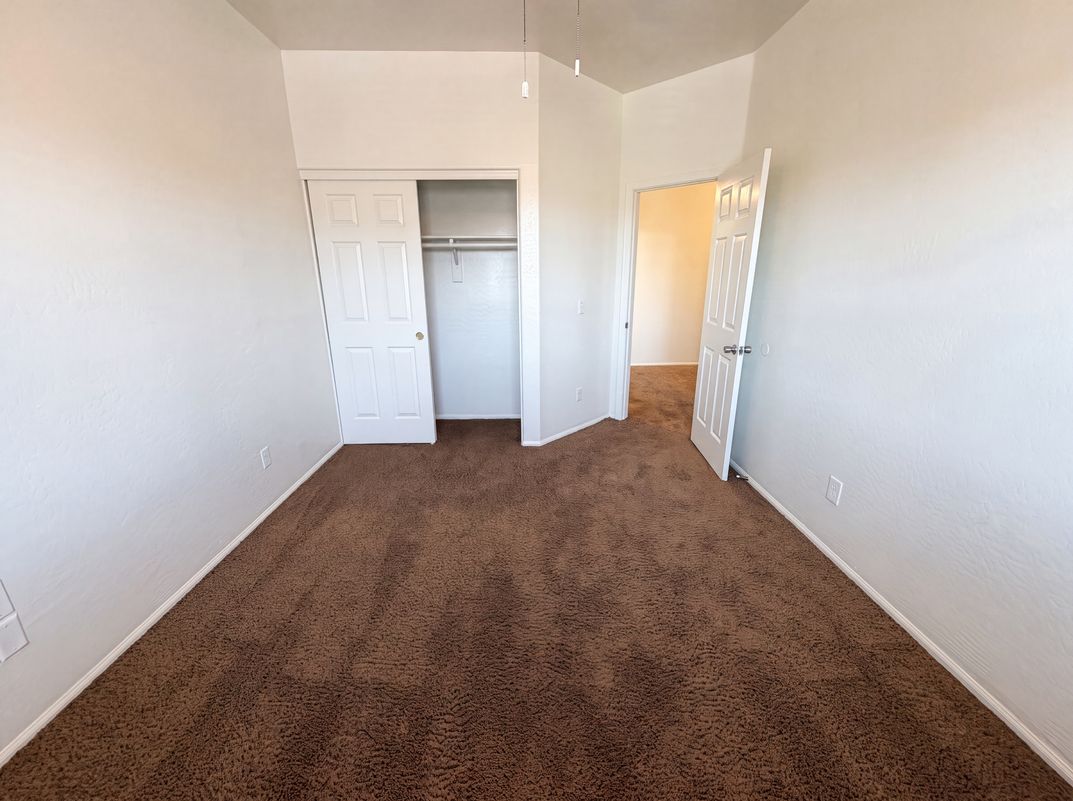 Photo 11 of 36 of 17268 W Elaine Dr, Goodyear, AZ