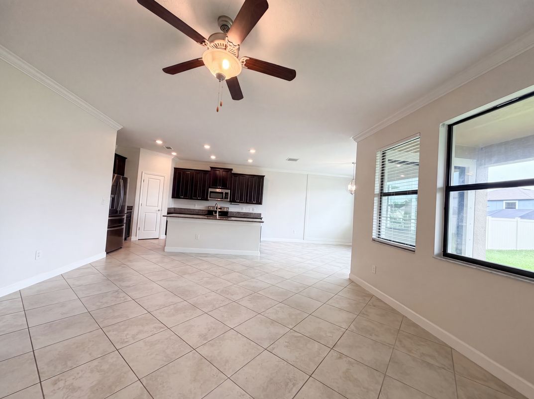 Photo 3 of 36 of 9709 Ivory Dr, Sun City Center, FL