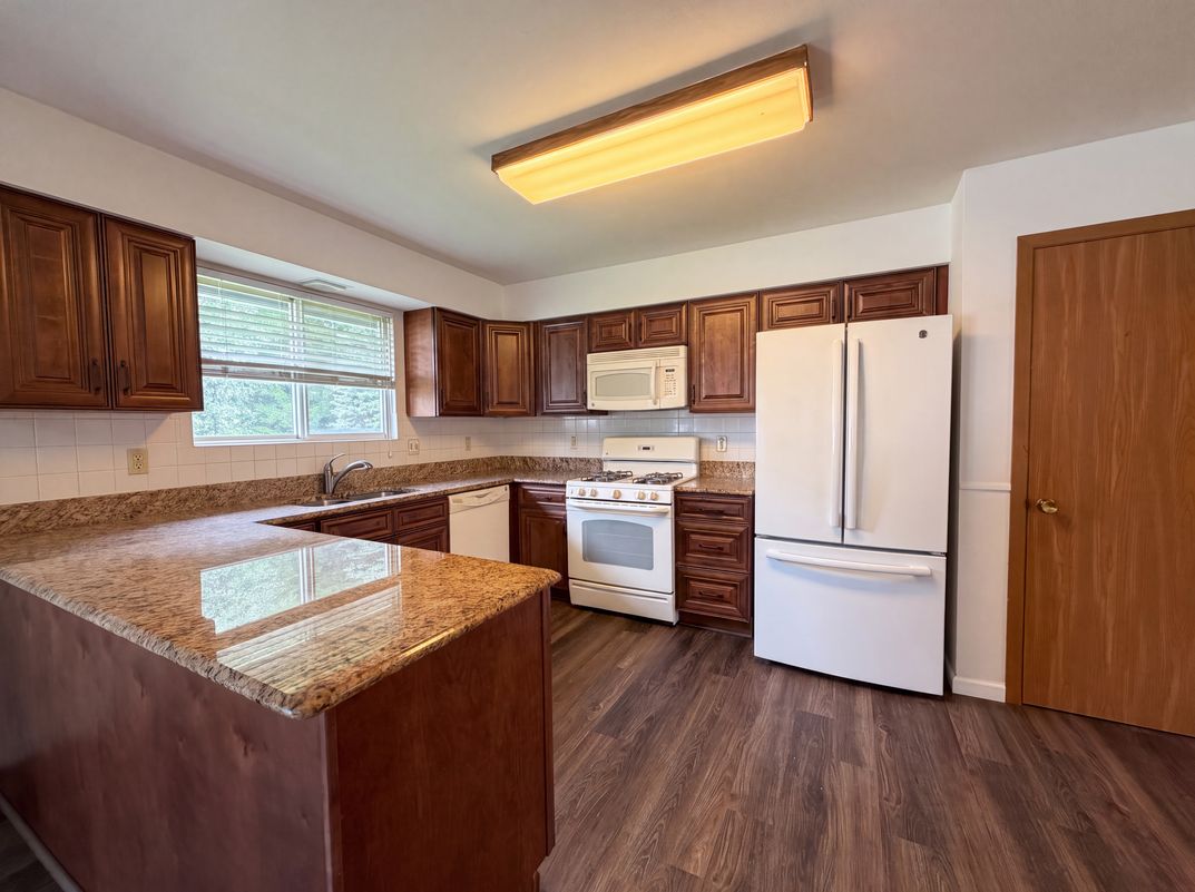 Photo 2 of 21 of 3679 Vago Ln, Florissant, MO