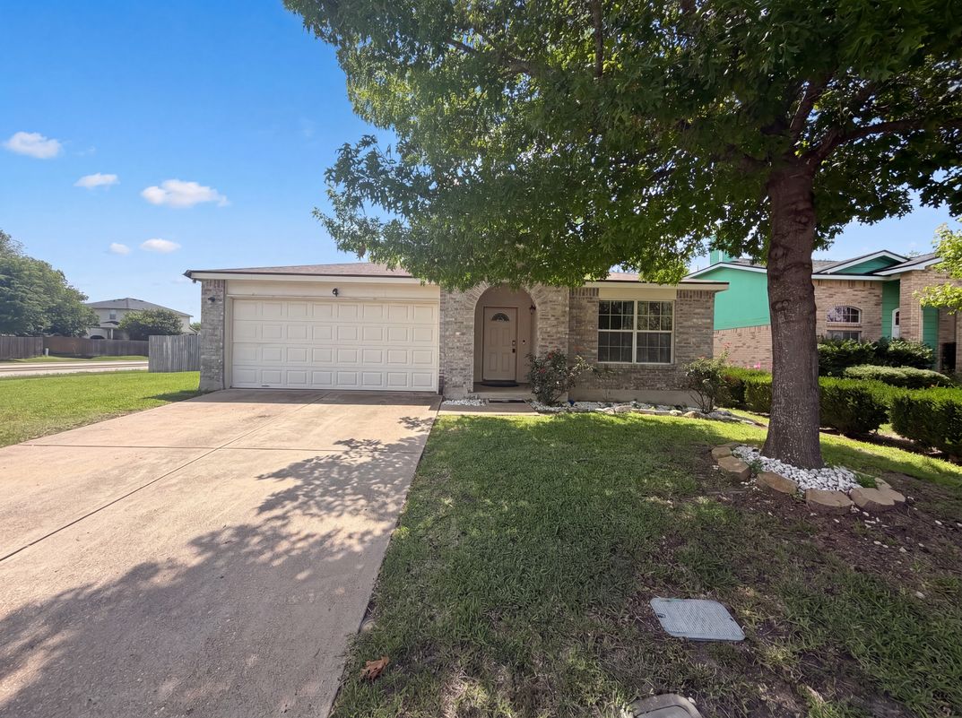 Property photo 1 of 5313 Southern Crossing Dr