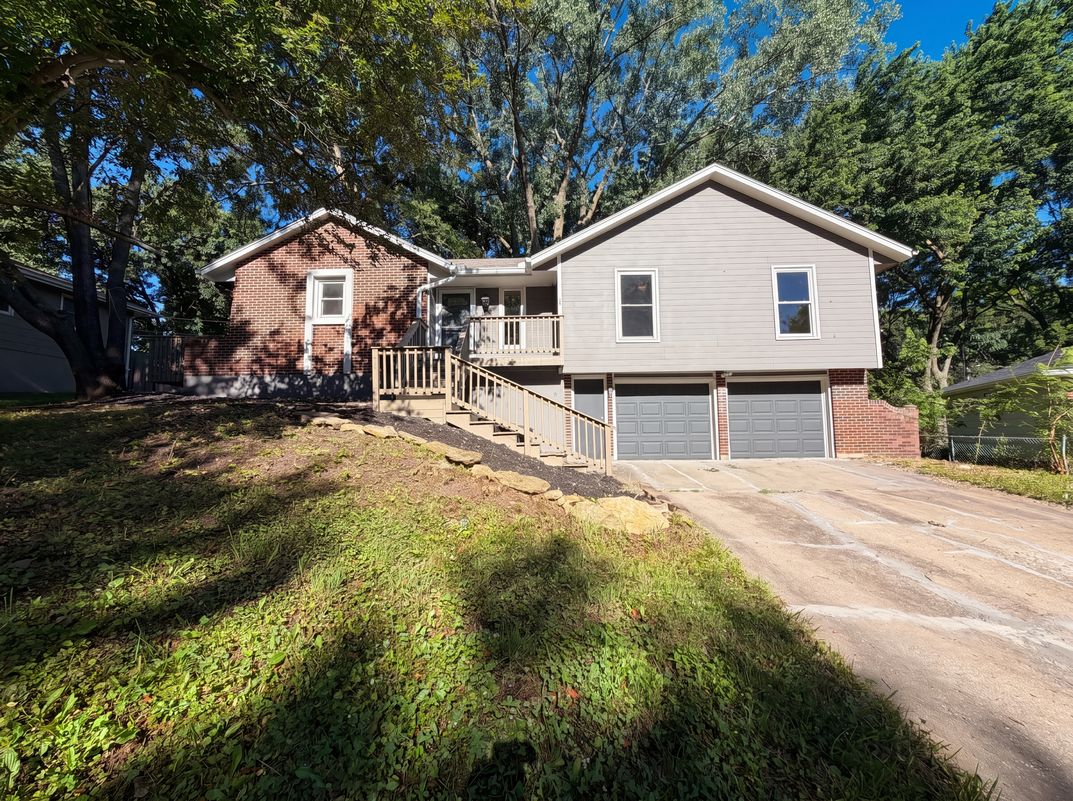 Photo 17 of 22 of 205 NE 1st Street Ter, Blue Springs, MO
