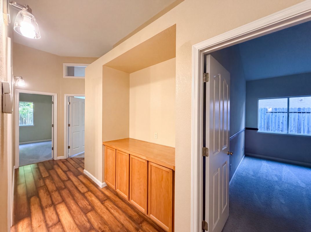 Photo 22 of 44 of 5344 Swindon Rd, Rocklin, CA