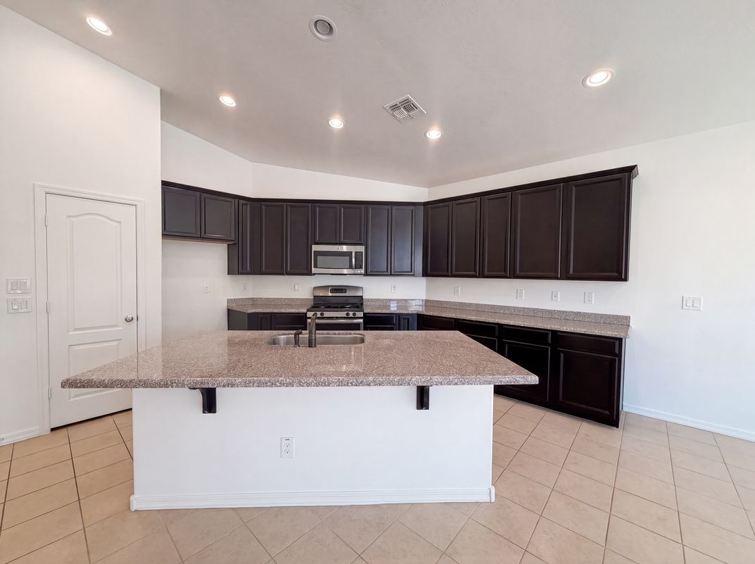 Photo 9 of 23 of 22338 E Via De Olivos, Queen Creek, AZ