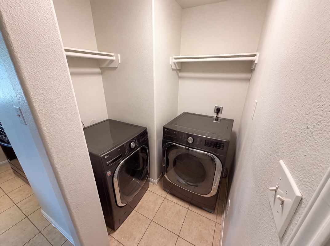 Photo 14 of 19 of 907 Amaryllis Rd, Baytown, TX