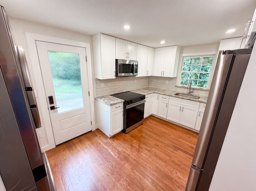 Photo 7 of 23 of 2320 Capehart Cir NE, Atlanta, GA