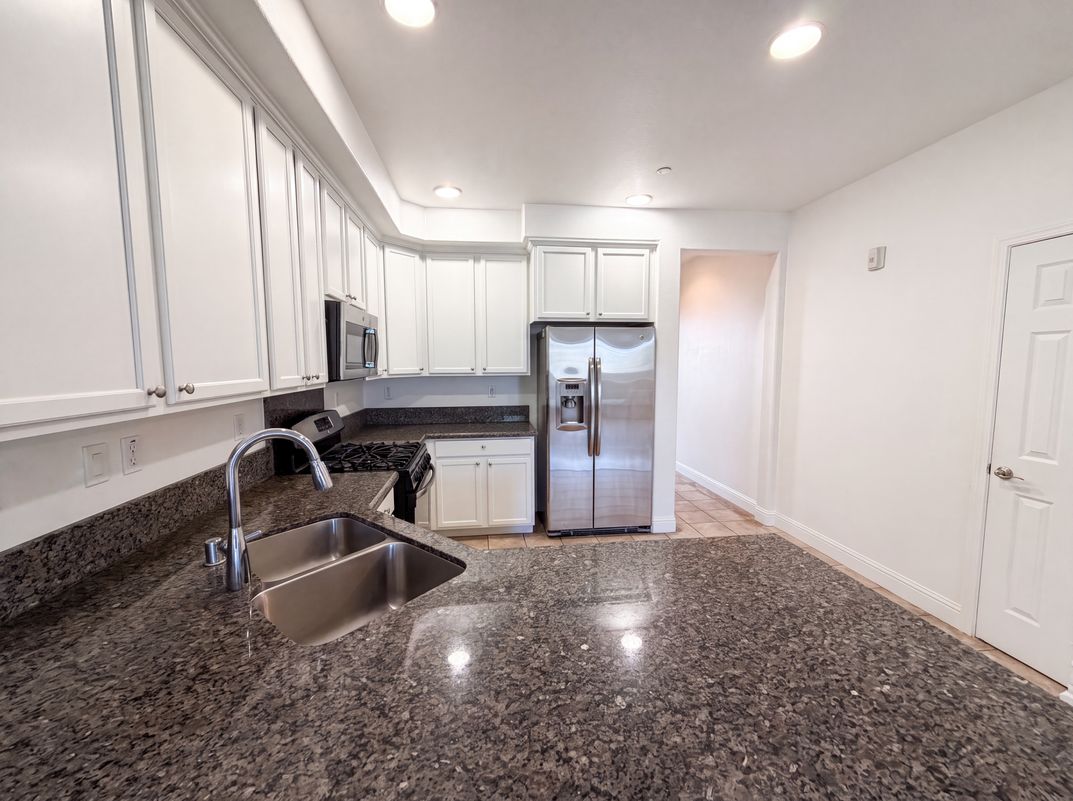 Photo 8 of 31 of 3127 Madsen St, Hayward, CA