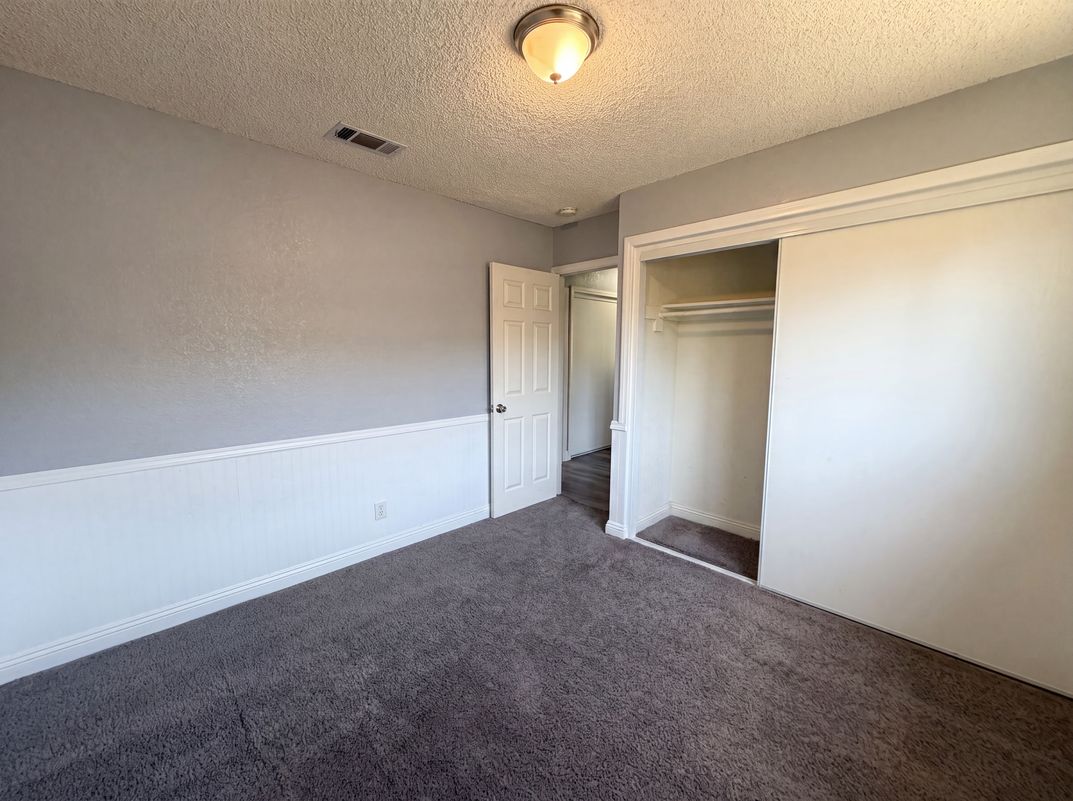Photo 17 of 24 of 15929 La Verida Dr, Victorville, CA