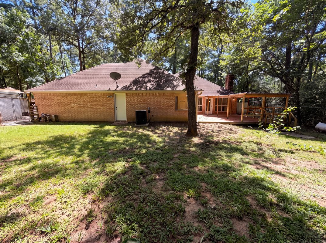 Photo 5 of 20 of 33406 Buck Rd, Magnolia, TX