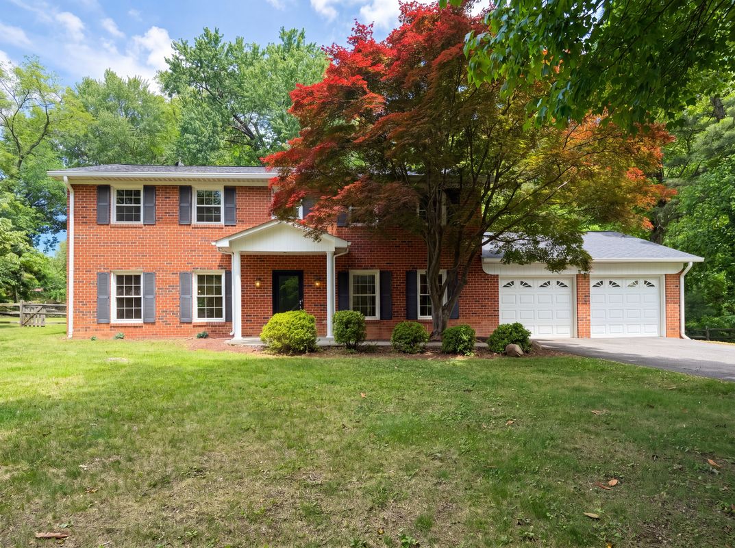 Property photo 1 of 3211 Fox Mill Rd
