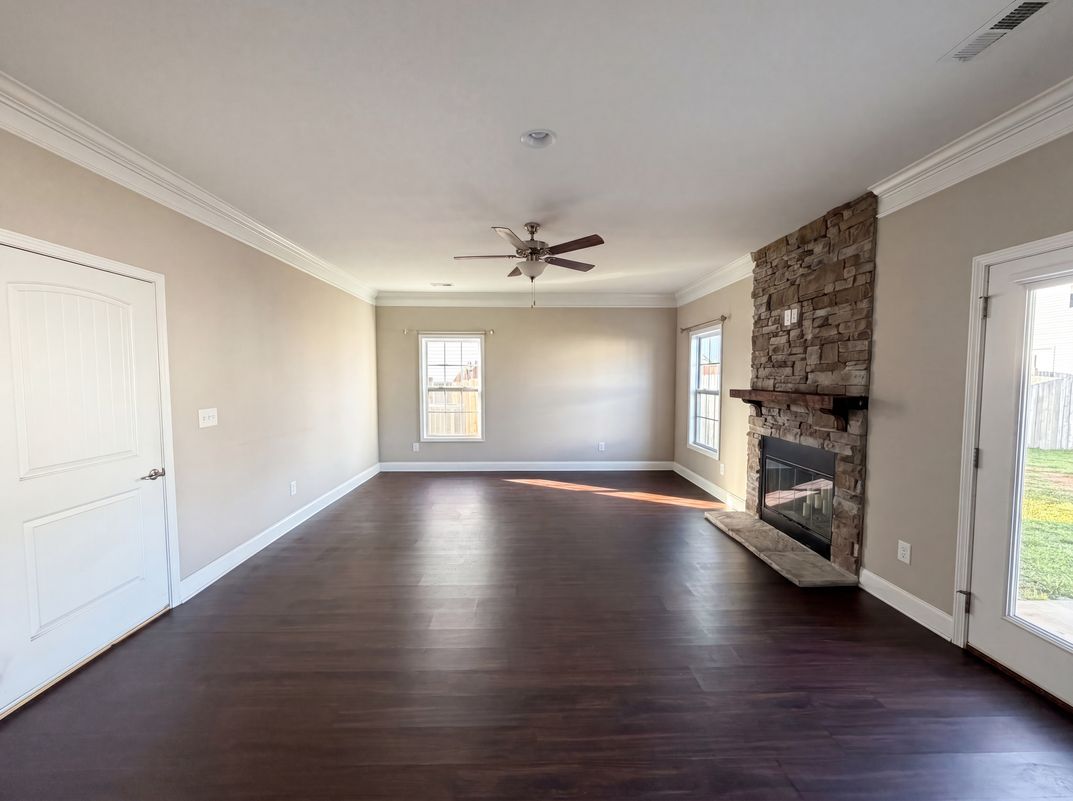 Photo 9 of 33 of 1611 Blackbird Dr, Maryville, TN