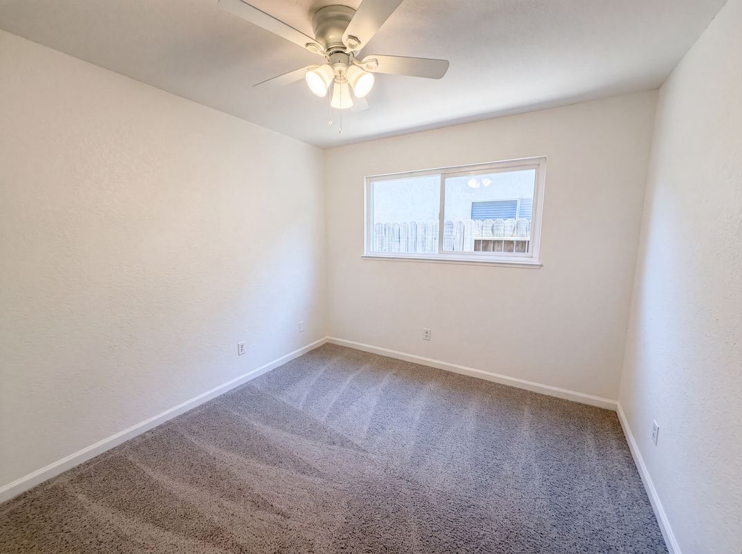 Photo 11 of 29 of 7431 Garden Gate Dr, Citrus Heights, CA
