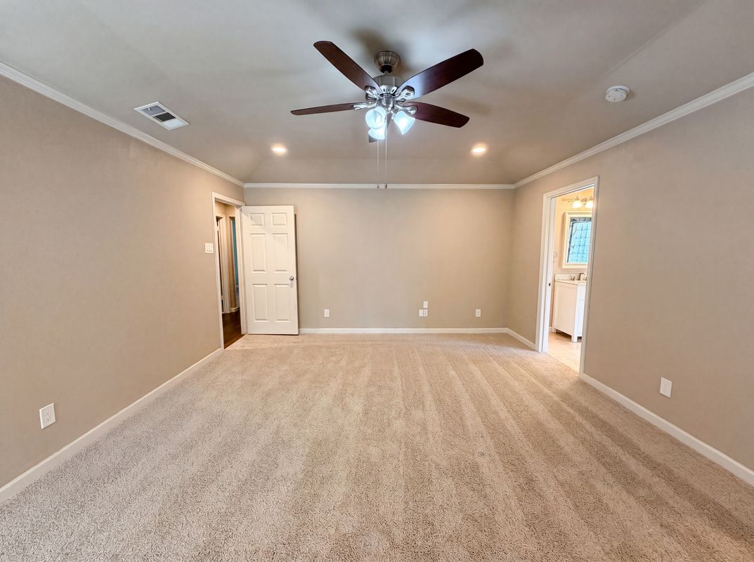 Photo 9 of 19 of 1533 Parkside Trl, Lewisville, TX
