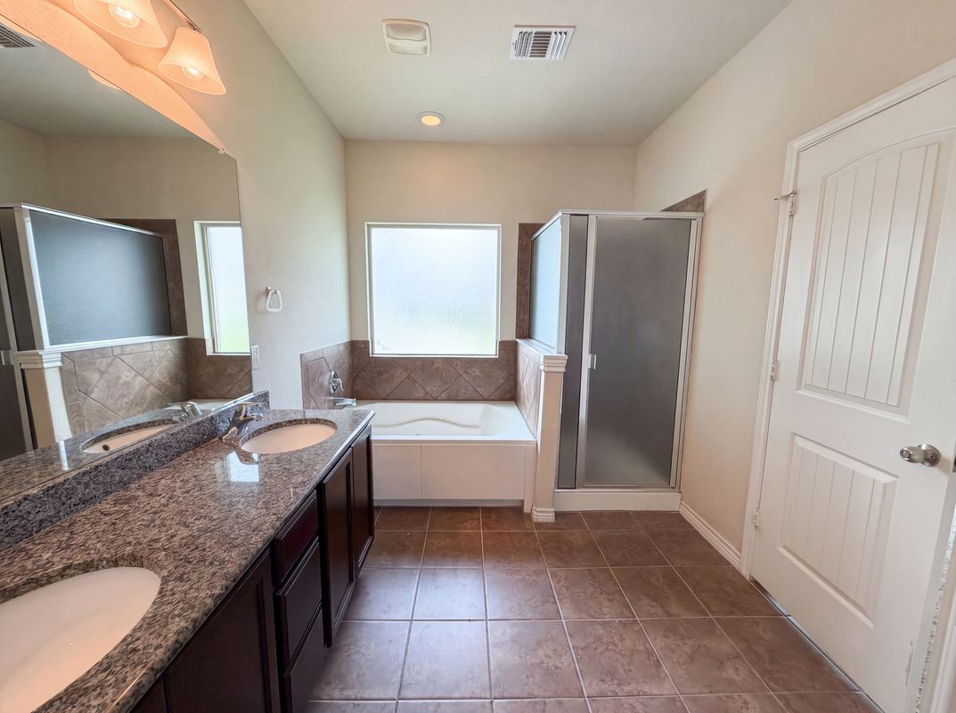 Photo 10 of 24 of 824 Tuscan Rd, Harker Heights, TX