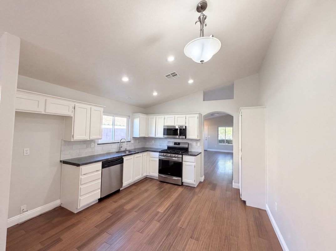 Photo 16 of 39 of 8032 Tailwind Ave, Las Vegas, NV