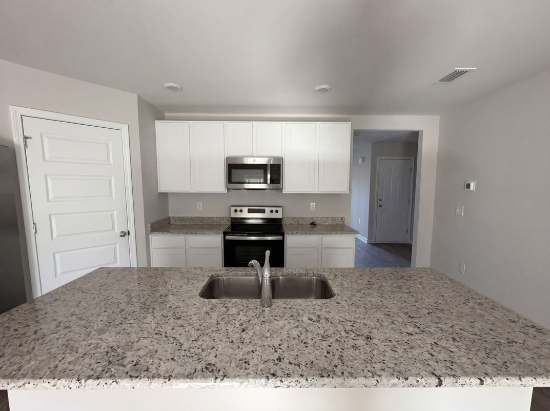 Photo 7 of 15 of 7453 Brompton Dr, Foley, AL