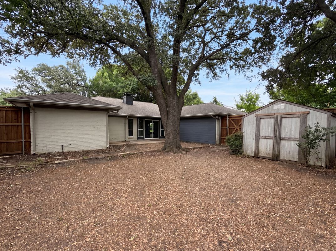 Photo 5 of 17 of 3717 Knob Hill Dr, Plano, TX