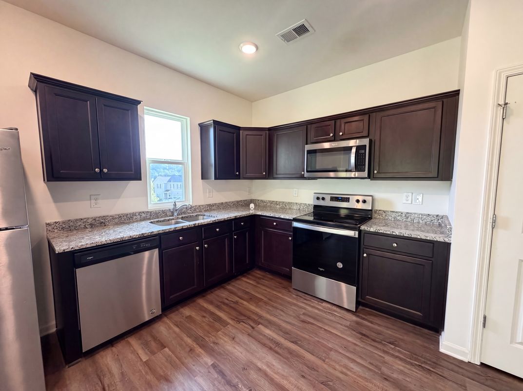 Photo 8 of 31 of 118 Sorrento Dr NW, Cartersville, GA