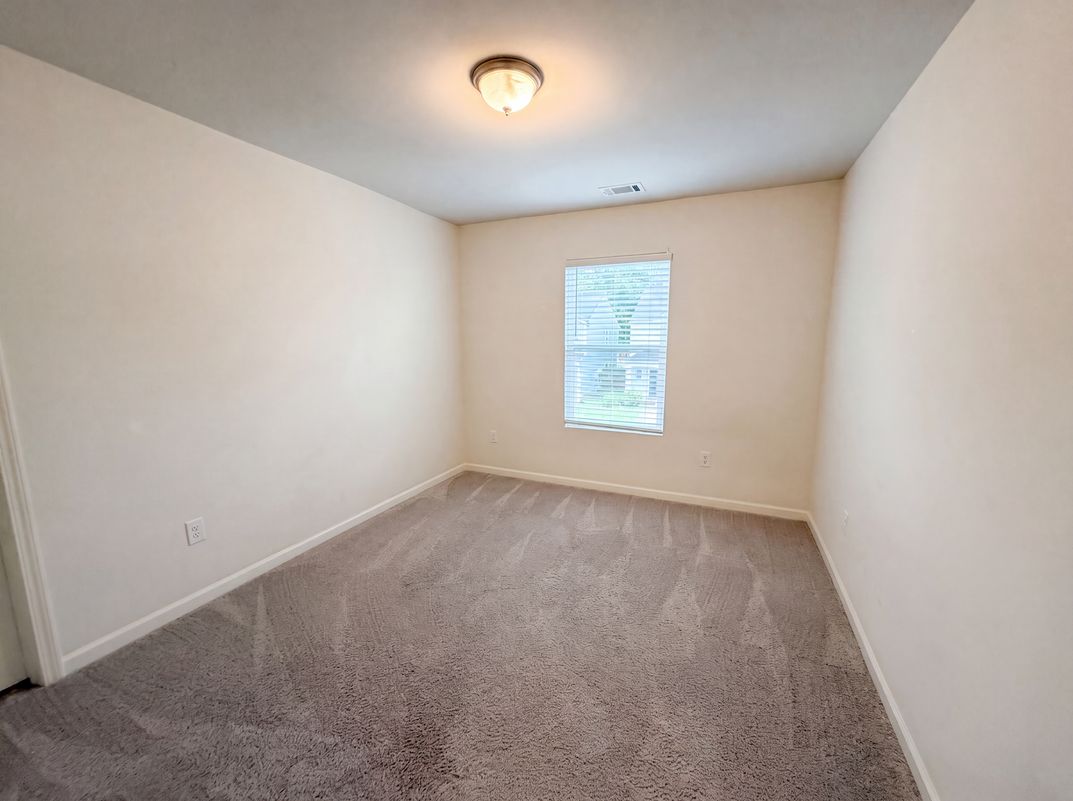 Photo 15 of 21 of 667 Farmstead Trl, Inman, SC