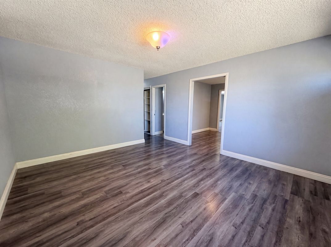 Photo 8 of 24 of 15929 La Verida Dr, Victorville, CA