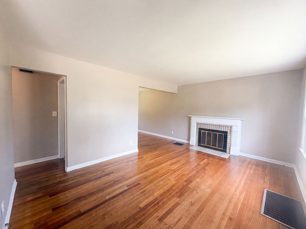 Property photo 3 of 599 S Everett Ave