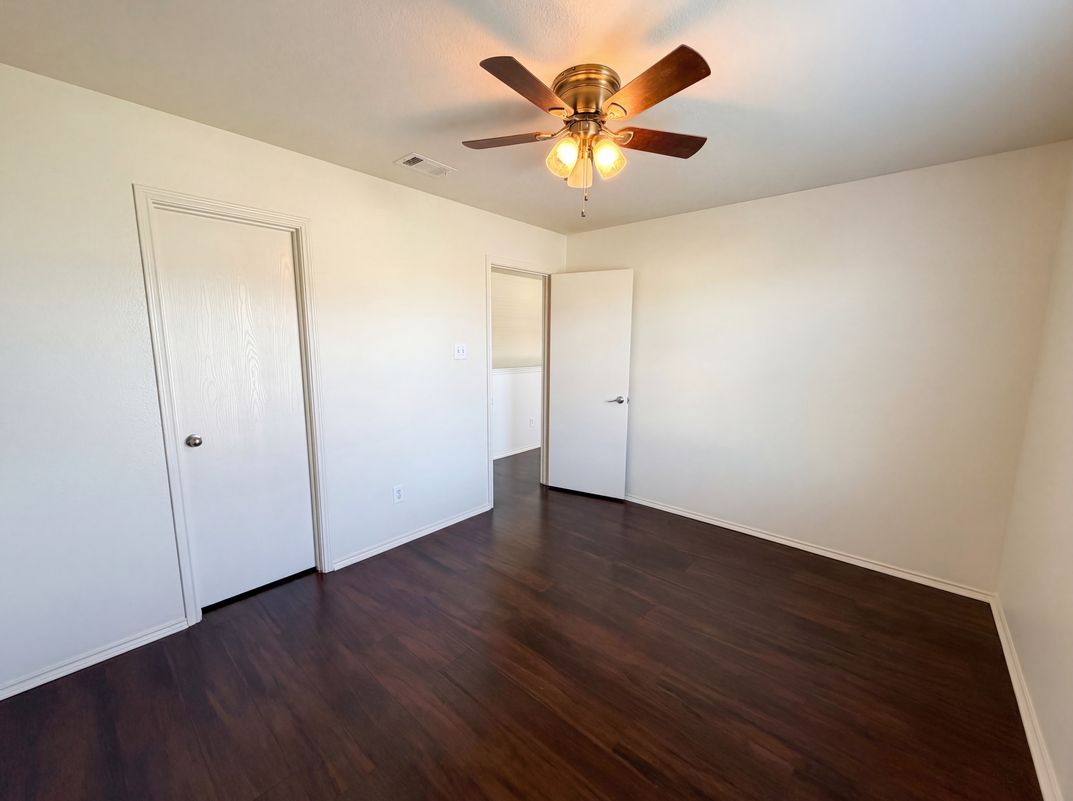 Photo 15 of 23 of 2027 Pine Knot Dr, Heartland, TX