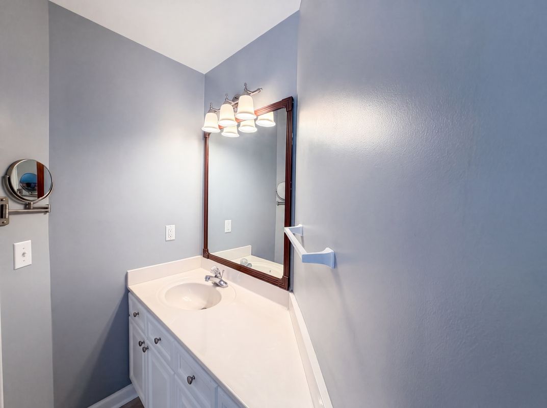 Photo 11 of 18 of 513 Saint Croix Dr, Holly Springs, NC