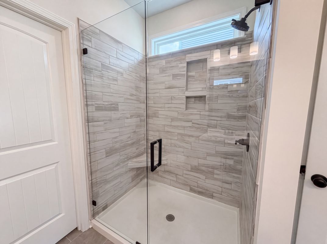 Photo 18 of 37 of 7463 Buckview Ct, Kernersville, NC