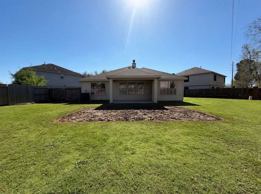Photo 5 of 19 of 19822 Rippling Brook Ln, Tomball, TX