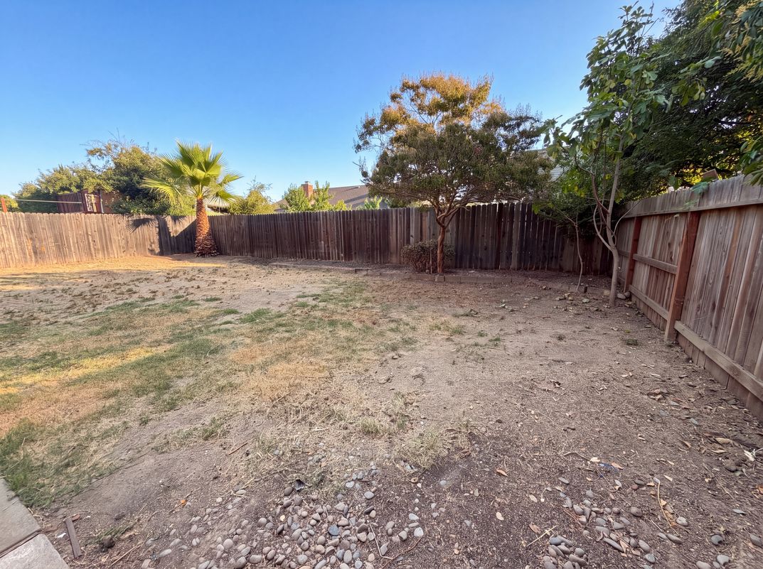 Photo 22 of 25 of 7804 McClintock Way, Sacramento, CA