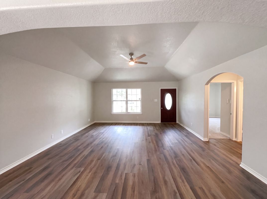 Photo 3 of 19 of 1918 Arbor Pl, San Antonio, TX