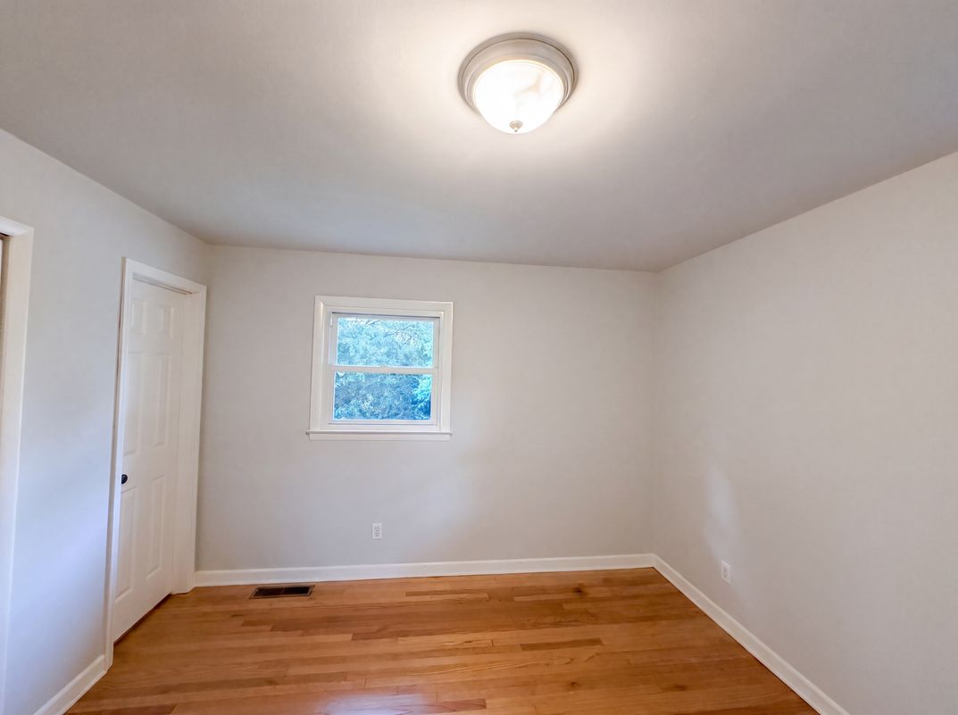 Photo 9 of 16 of 407 Lamesa Dr, Raleigh, NC