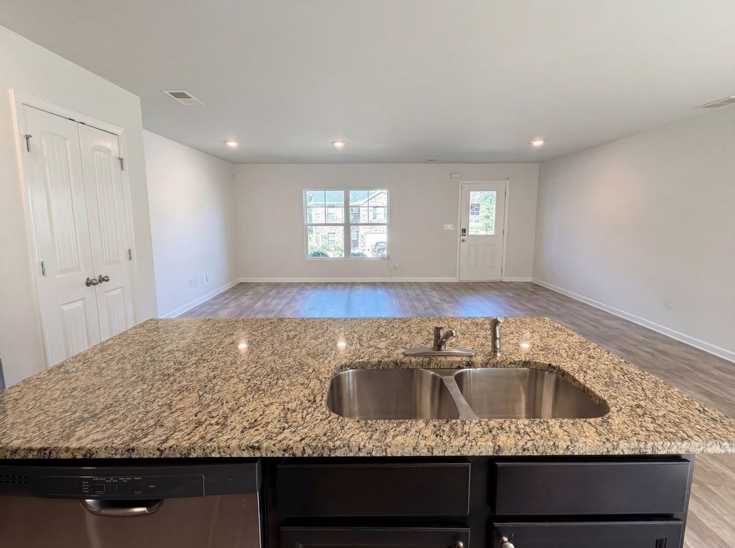 Photo 7 of 22 of 1355 Mills Cove Dr, Covington, GA