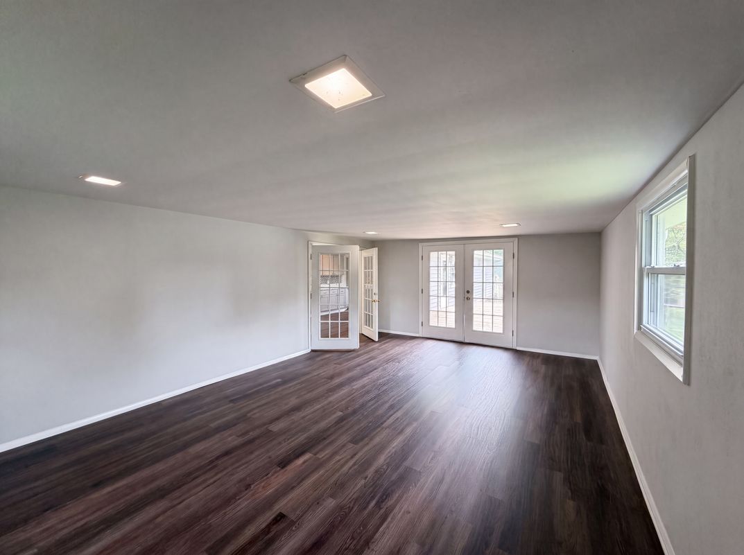 Photo 8 of 22 of 902 W Highland Dr, Shelbyville, IN