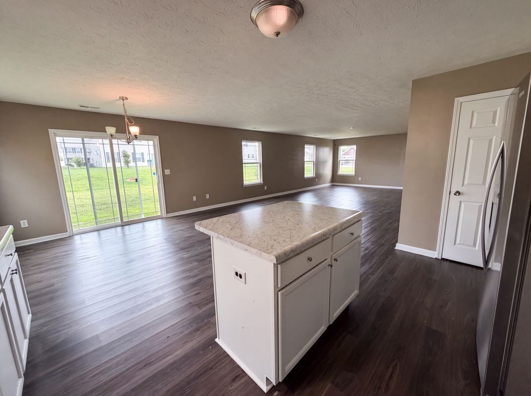 Photo 7 of 23 of 8196 Alyssum Dr, Plainfield, IN