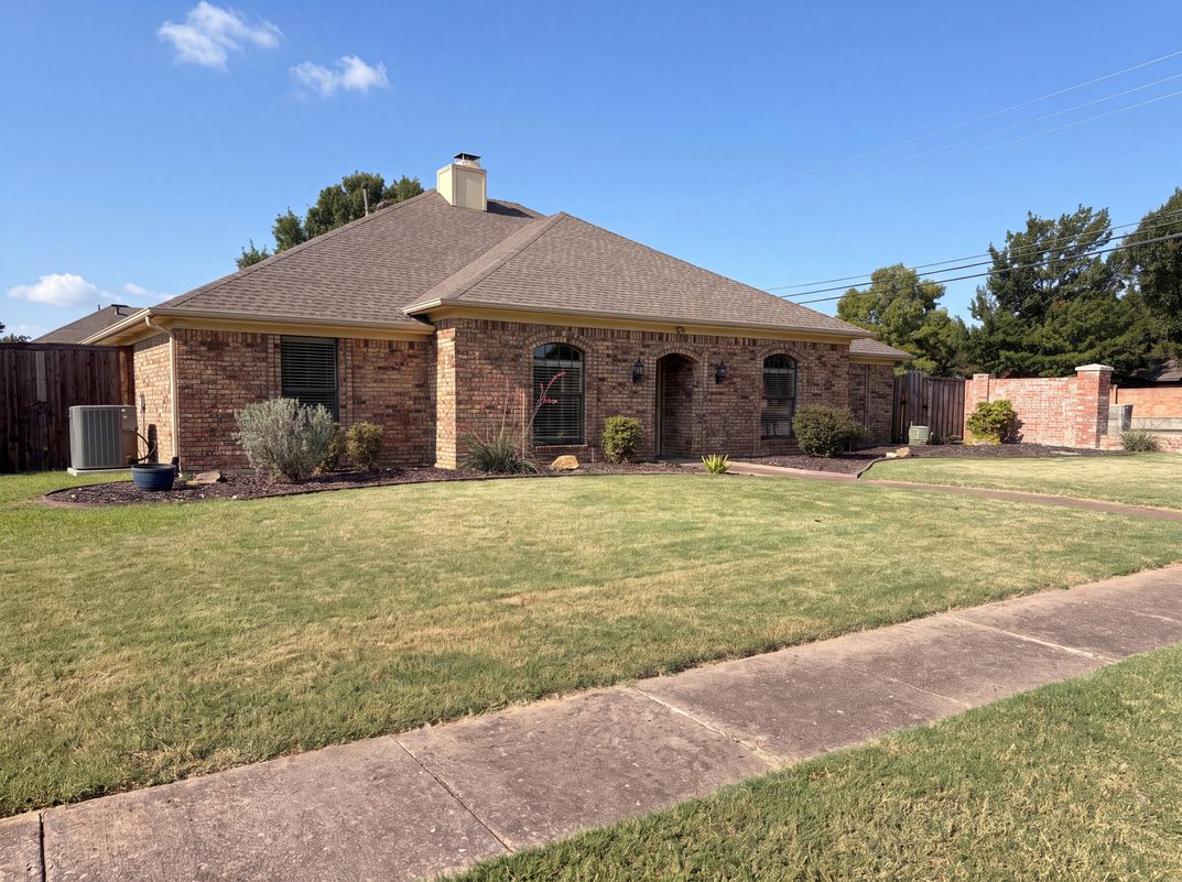 Photo 21 of 22 of 3032 Laguna Dr, Plano, TX